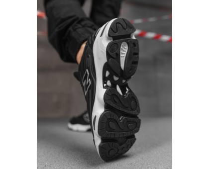 Кросівки New Balance 1000 Black-White – свобода руху та стильний комфорт