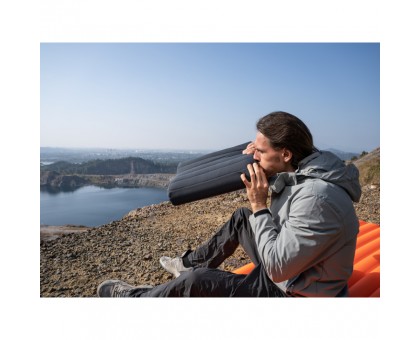 Надувна анатомічна подушка Flextail Zero Pillow сіра – комфорт у дорозі