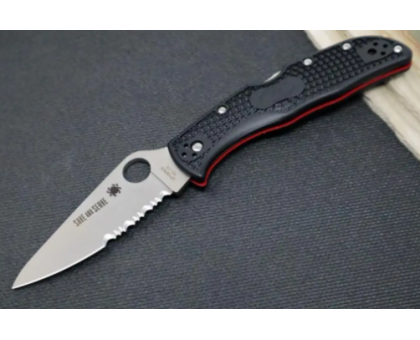 Ніж Spyderco Endela Thin Red Line, полусеррейтор