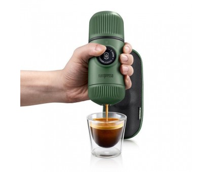 Портативна еспресо-кавоварка Wacaco Nanopresso зелена з чохлом Портативна еспресо-кавоварка Wacaco Nanopresso зелена з чохлом
