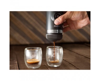 Wacaco Nanopresso сіра: Портативна еспресо-кавоварка з чохлом Wacaco Nanopresso сіра: Портативна еспресо-кавоварка з чохлом