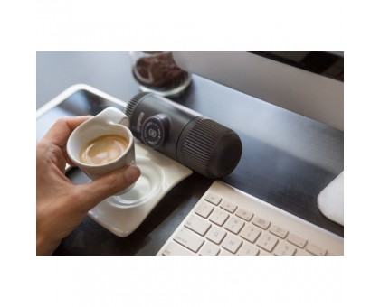 Wacaco Nanopresso сіра: Портативна еспресо-кавоварка з чохлом Wacaco Nanopresso сіра: Портативна еспресо-кавоварка з чохлом