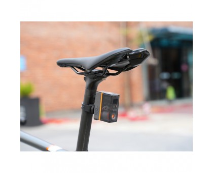 Flextail Tiny Tire Pump ACS: Міні насос + Задня фара для велосипеда