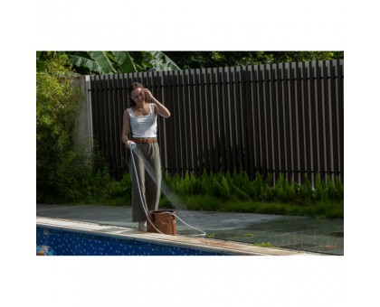 Flextail Max Shower білий: Портативний душ з акумуляторним насосом