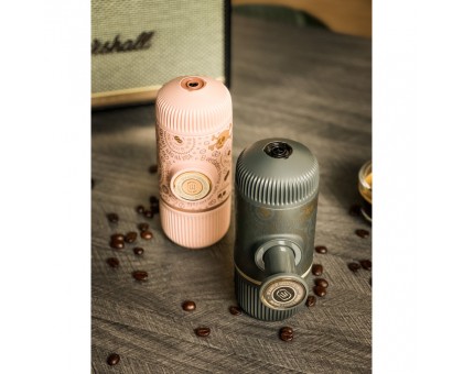 Портативна еспресо-кавоварка Wacaco Nanopresso темно-сіра з чохлом Портативна еспресо-кавоварка Wacaco Nanopresso темно-сіра з чохлом