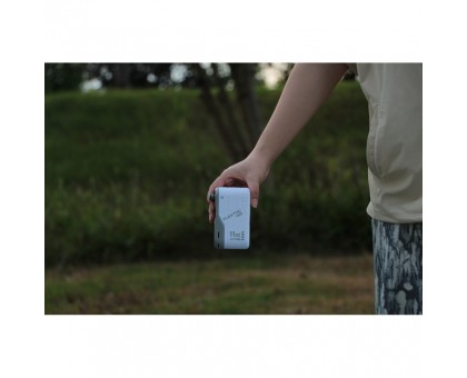 Flextail Max Shower білий: Портативний душ з акумуляторним насосом