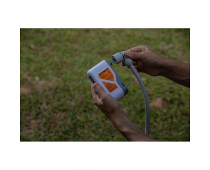 Портативний душ Flextail Max Shower білий: насос на акумуляторі