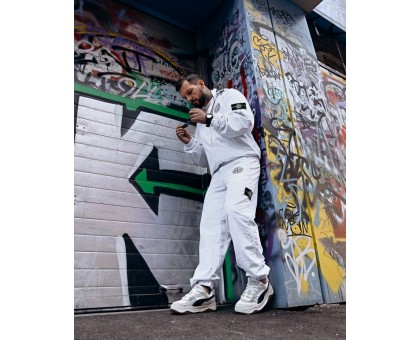 Stone Island Submariner White: Спортивний Костюм для Стильних Чоловіків