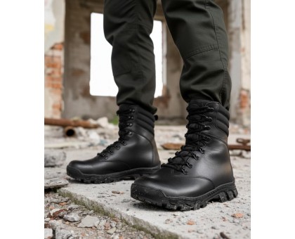 Зимові берці Fridrix Black: Надійний захист та тепло для ваших ніг.