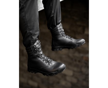 Зимові берці Fridrix Black: Надійний захист та тепло для ваших ніг.