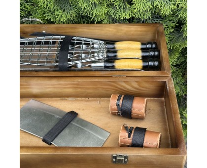 Подарунковий набір Майстер BBQ темний: Шампури з дуба в дерев'яному кейсі