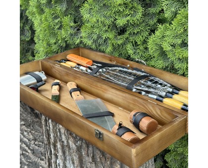 Подарунковий набір Майстер BBQ темний: Шампури з дуба в дерев'яному кейсі