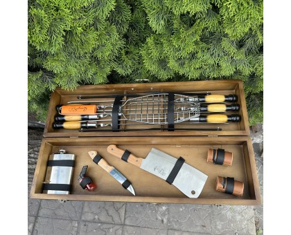 Подарунковий набір Майстер BBQ темний: Шампури з дуба в дерев'яному кейсі