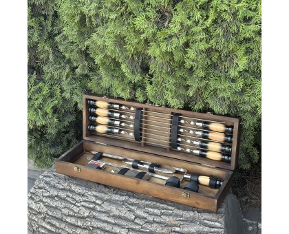 Подарунковий набір шампурів Козак темний: у кейсі для гриля та шашлику.