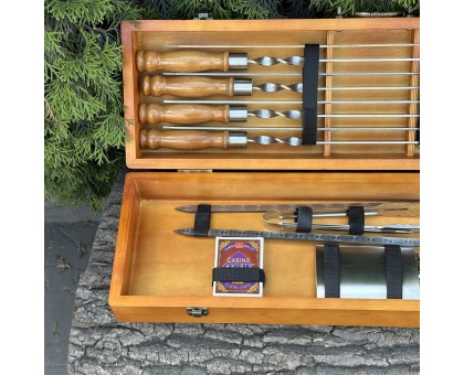 Подарунковий набір шампурів Козак світлий у дерев'яному кейсі для гриля та пікніка