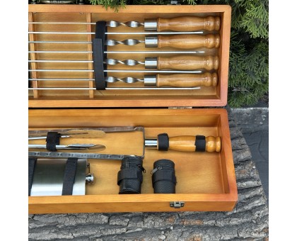 Подарунковий набір шампурів Козак світлий у дерев'яному кейсі для гриля та пікніка