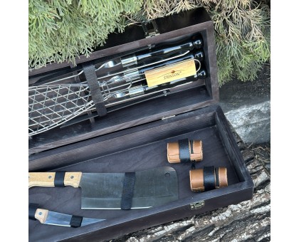 Подарунковий набір Майстер BBQ: шампури для гриля в дерев'яному кейсі