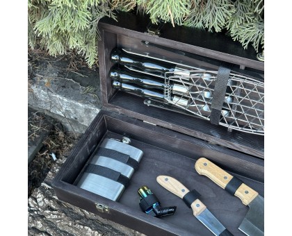 Подарунковий набір Майстер BBQ: шампури для гриля в дерев'яному кейсі