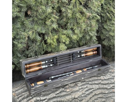 ШашлиКейс темна текстура: Подарунковий набір шампурів з дуба та кейсом