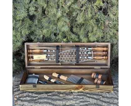 Подарунковий набір Майстер BBQ: Шампури, ніж, тесак у кейсі