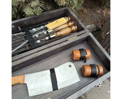 Подарунковий набір для гриля Майстер BBQ: шампури, ніж у кейсі