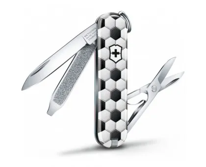 Складной нож Victorinox CLASSIC LE "World Of Soccer" 58мм/1сл/7функ/цветн/чехол /ножн Складной нож Victorinox CLASSIC LE "World Of Soccer" 58мм/1сл/7функ/цветн/чехол /ножн